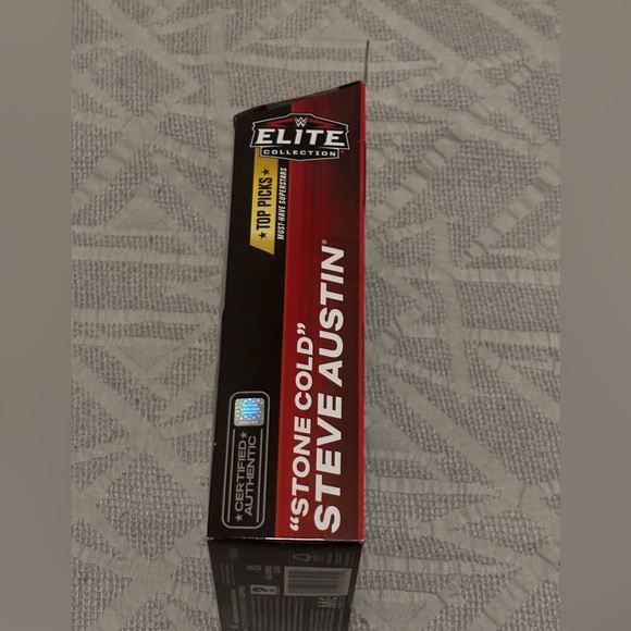 Stone Cold Steve Austin WWE 2025 Raw on Netflix Action Figure New in Box - Picture 4 of 5